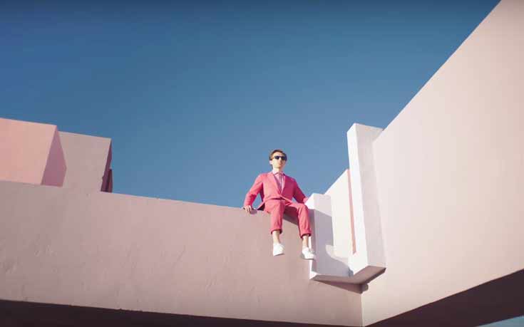 Ο Martin Solveig με Tommy Hilfiger Tailored