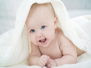3 απλά tips για να κάνετε τη γκαρνταρόμπα του μωρού σας πιο άνετη