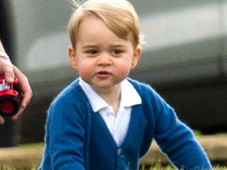 Ο πρίγκιπας George στην πρώτη του μέρα στο σχολείο