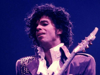 Πουκάμισο του Prince πωλήθηκε έναντι 100.000 δολαρίων