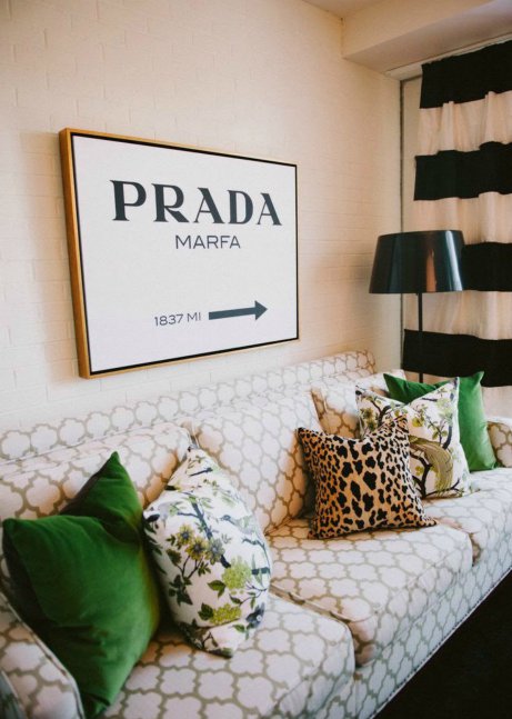 Με μερικά μαξιλάρια μπορείτε να δώσετε στιλ στον καναπέ, στο κρεβάτι αλλά και στην καρέκλα του γραφείου σας εύκολα και οικονομικά.