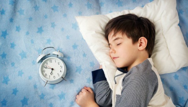 Καλό είναι το παιδί σας να κοιμάται την ίδια ώρα κάθε βράδυ έτσι ώστε να έχει ένα πρόγραμμα.